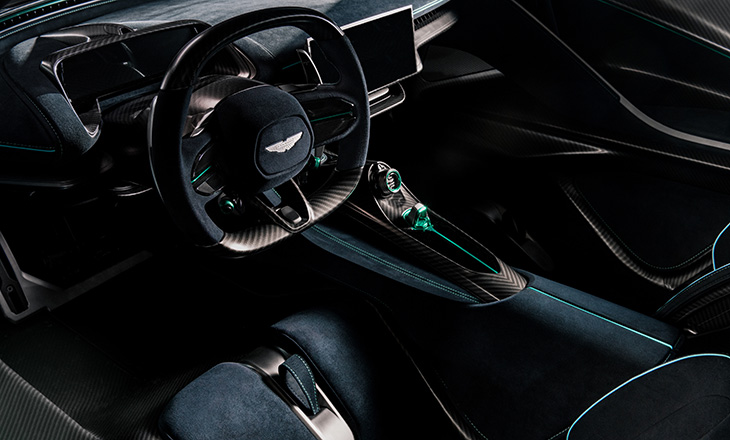 أستون مارتن تكثف عمليات تطوير سيارة فالهالا الخارقة